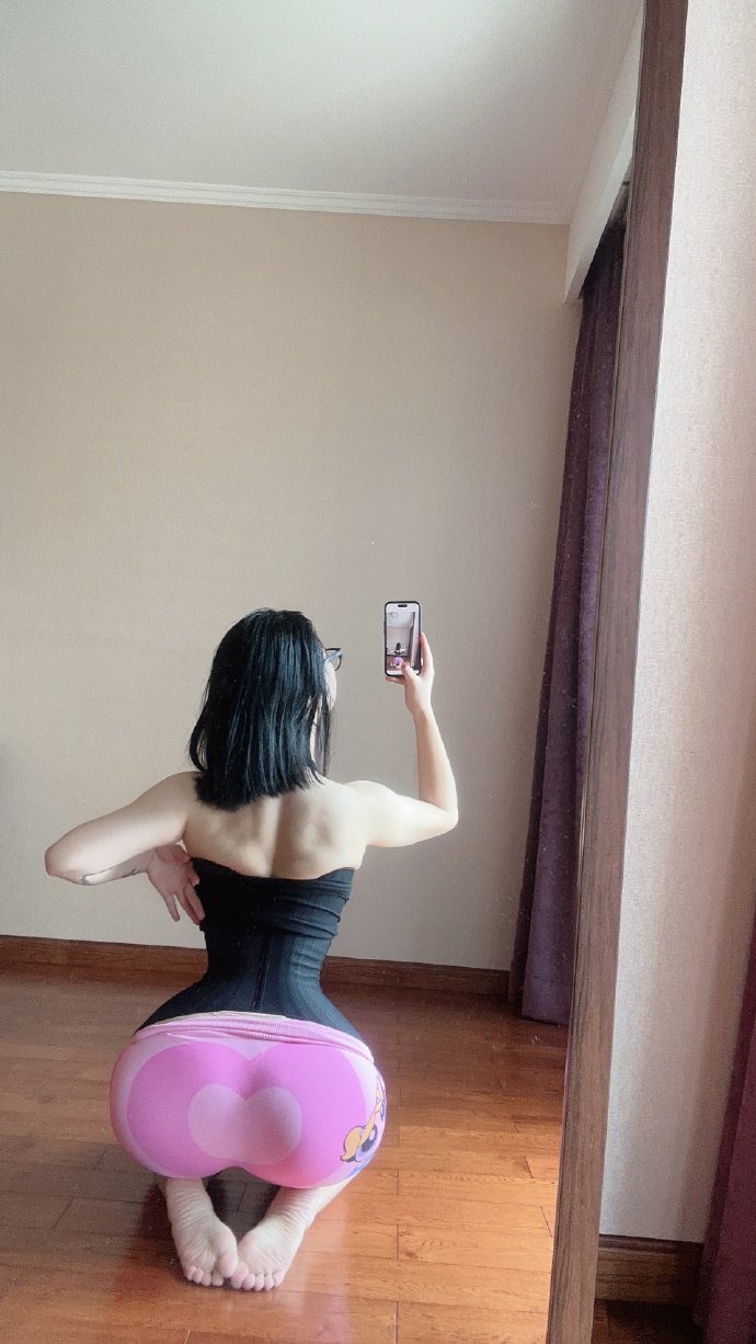 https://truyenxx.cc/
